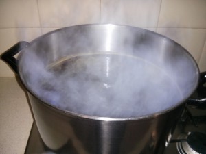 Boiling wort in my new 15L brew pot (thanks Kath :))